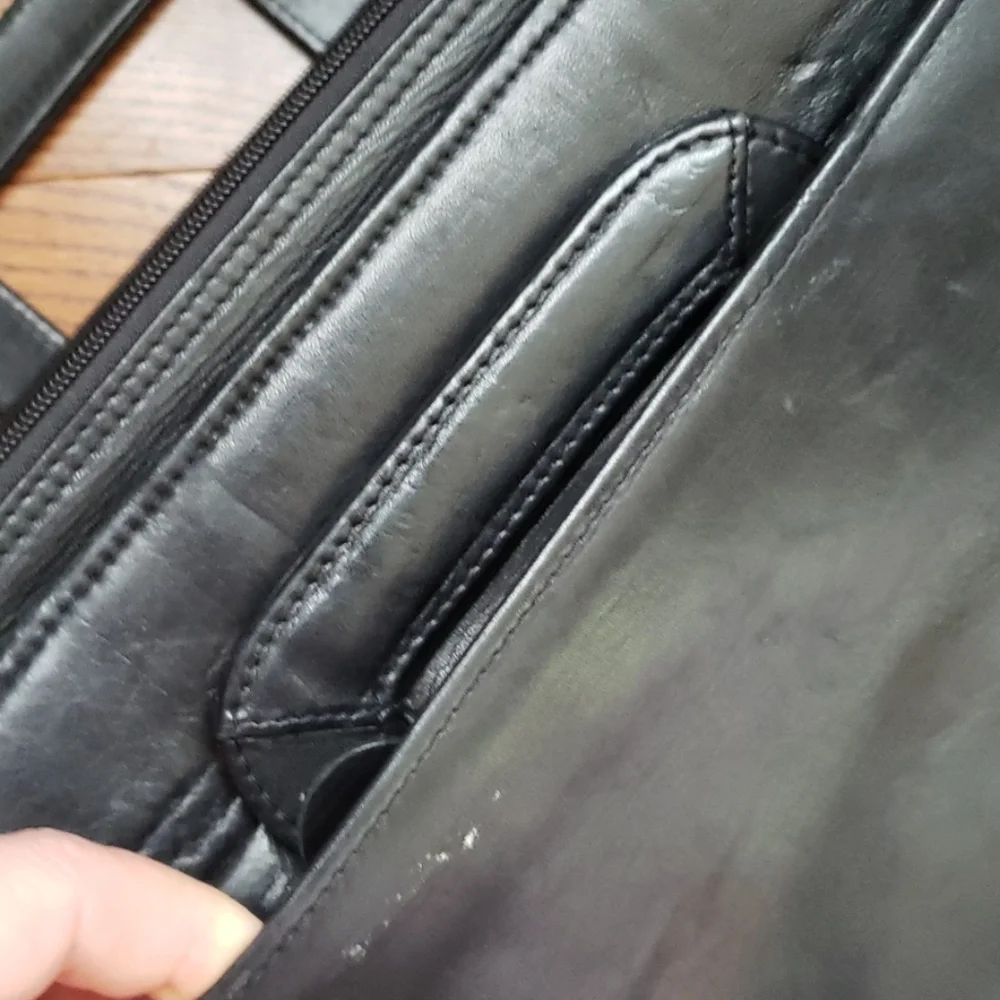 Scully leather travel zip binder, drop handles.